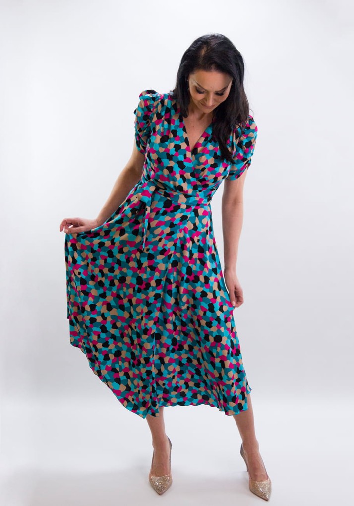 Kopertowa sukienka  midi z wiskozy Penelope - Coral Blue