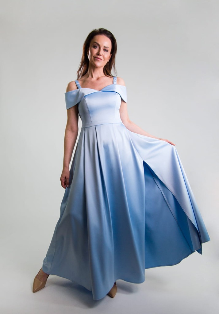 Carmen – Satynowa Sukienka Maxi w kolorze Royal Blue na Wesele