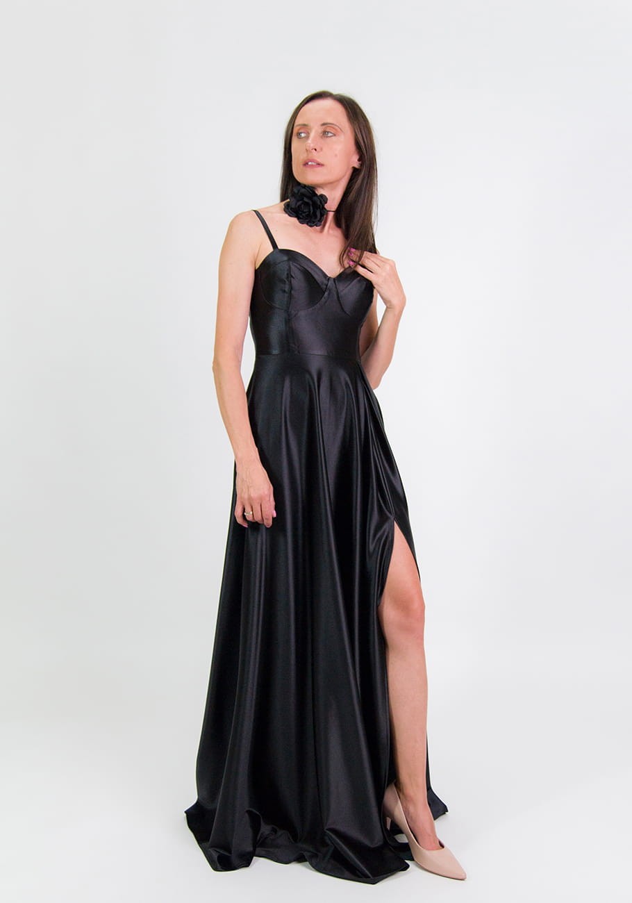 sukienka gorsetowa Grace maxi czarna.jpg