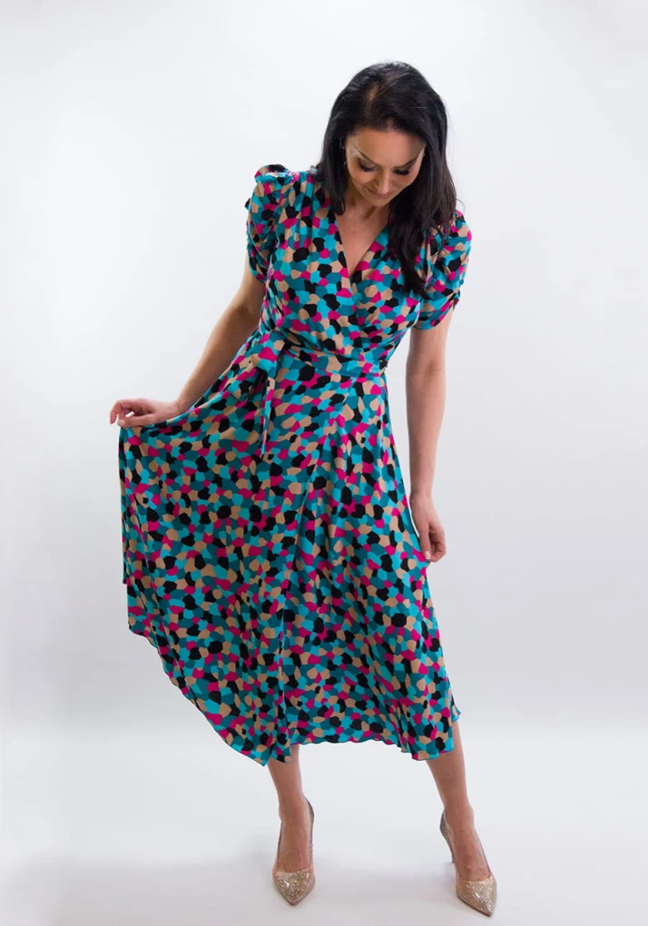 Kopertowa sukienka  midi z wiskozy Penelope - Coral Blue