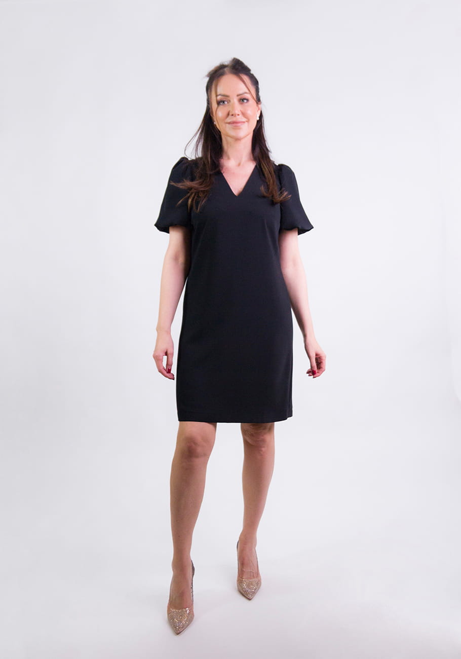 stormfashion-esme-classic-czarna-sukienka-trapezowa-bufiaste-rekawy-dekolt-v_4.jpg