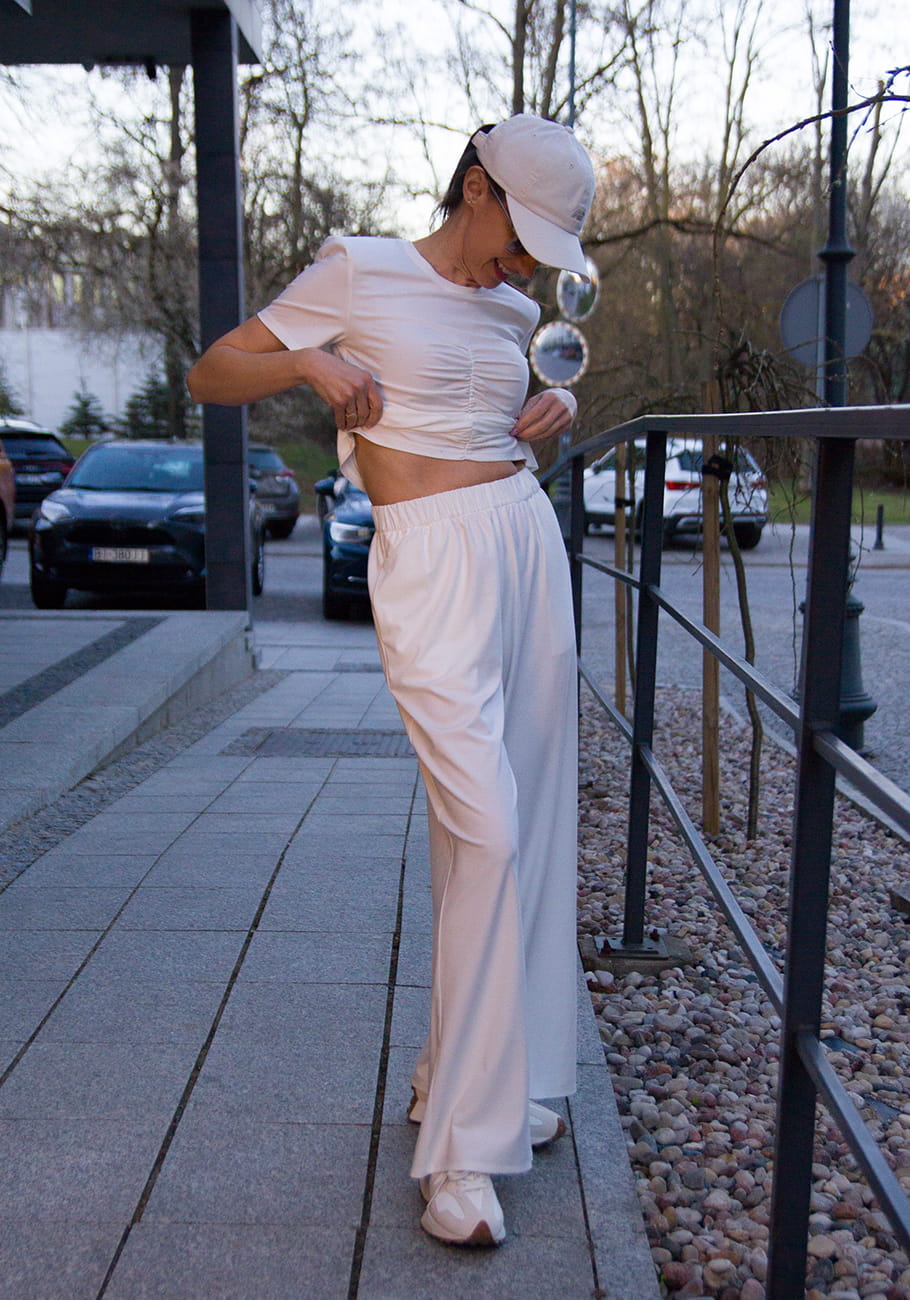 comfytour_biały_komplet_dzianinowy_stormfashion.jpg